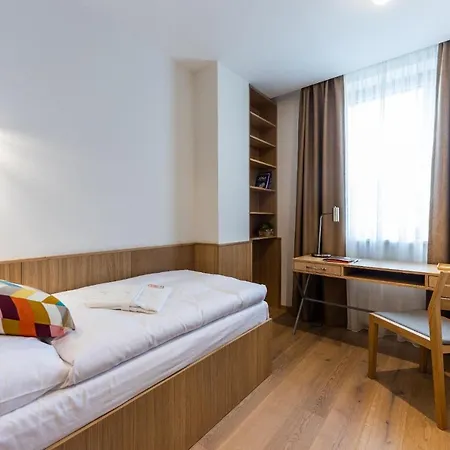 Hotel Raj Zdravia *