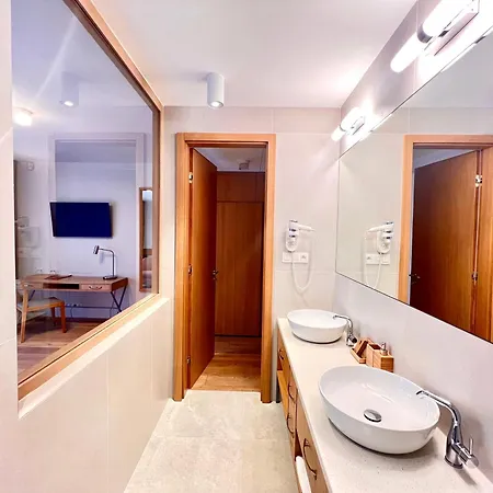 Raj Zdravia Hotel *