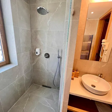 Raj Zdravia * Bratislava