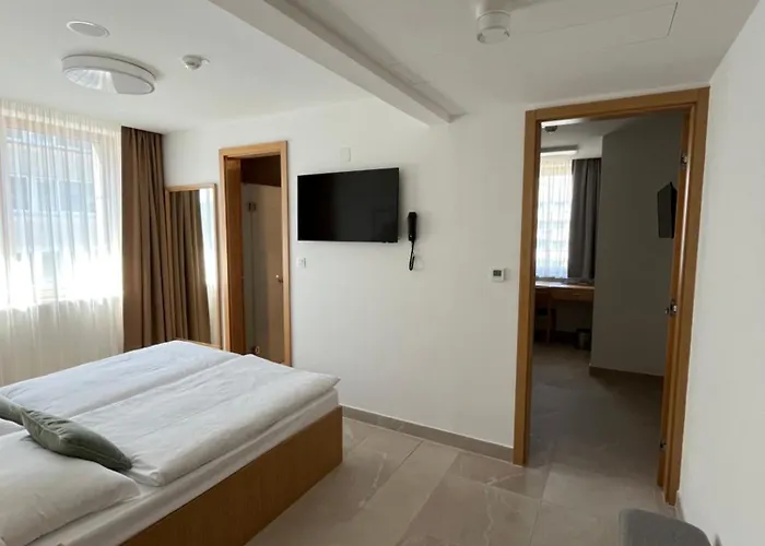 فندق Raj Zdravia